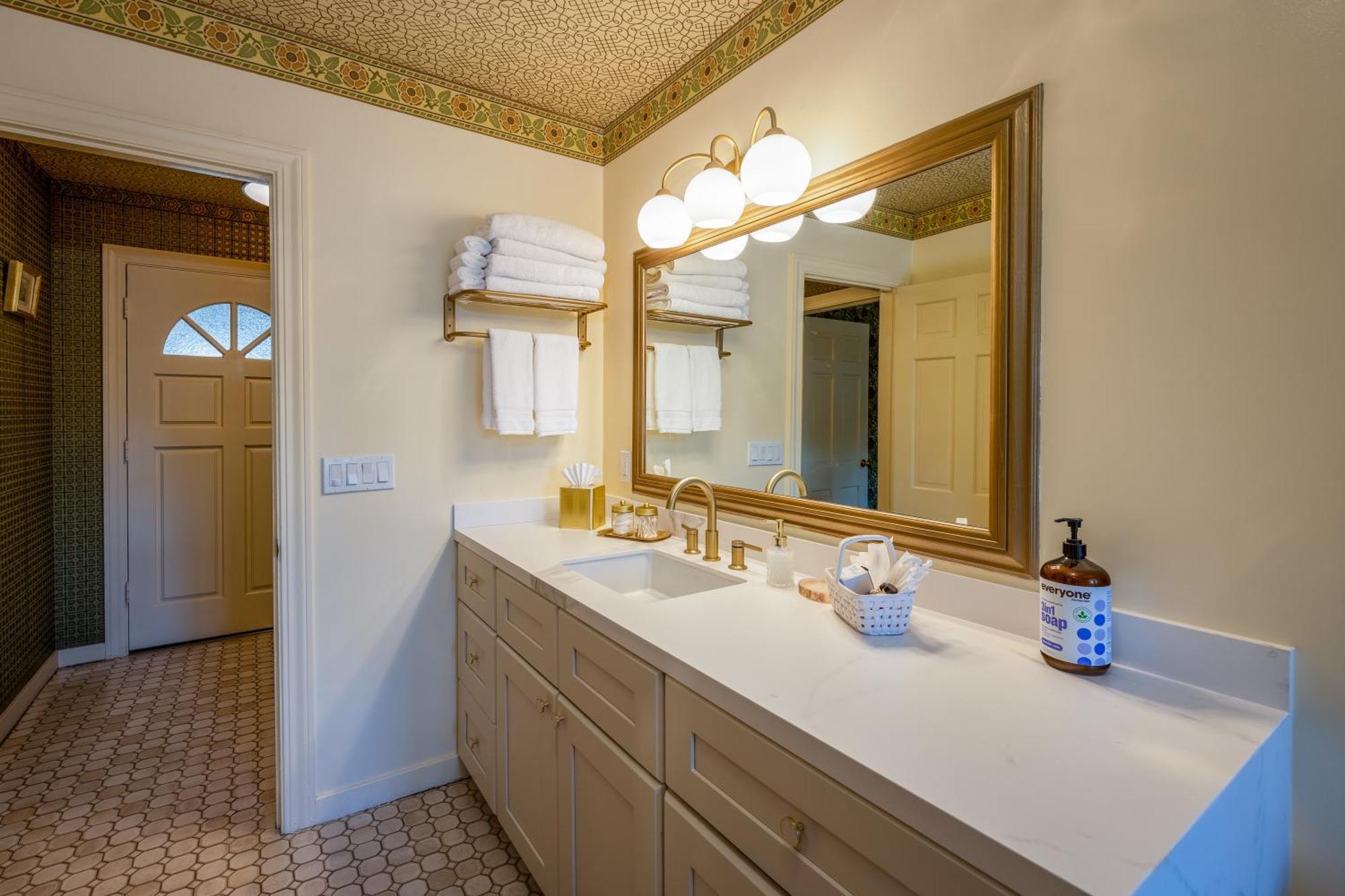 Bed & Breakfast Mill Rose 4*